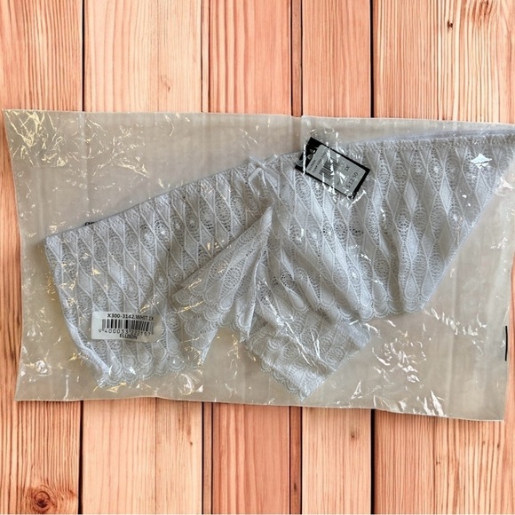 NWT FREDERICK’S OF HOLLYWOOD White Ellison  Lace Cheeky Thong Panties Size 1X - Picture 8 of 8